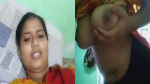 Bengali village girl showing her big boobs on cam