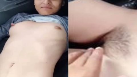 Desi lady in car shows naked body in viral outdoor sex
