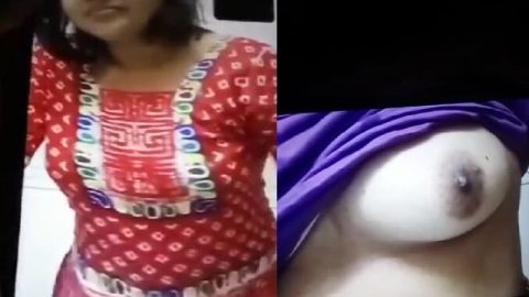 Bhabhi affair with lover exposed her boobs at desi49