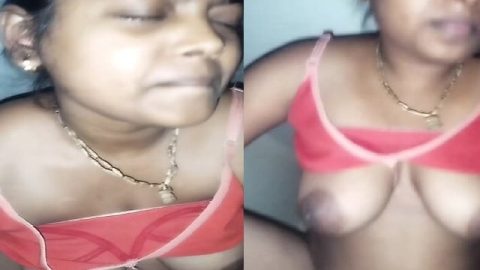 Boudi with horny expression while riding dick
