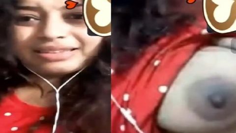 Cute expression bhabhi shows boobs and pussy on video call