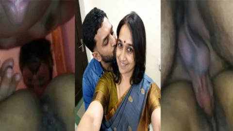 Telugu OYO Mom Her Pussy Getting Fucked Hard Porn Video
